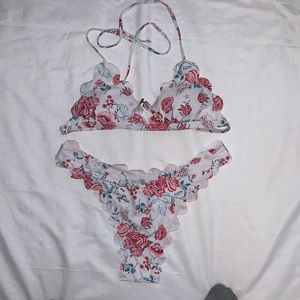 Scalloped edge bikini